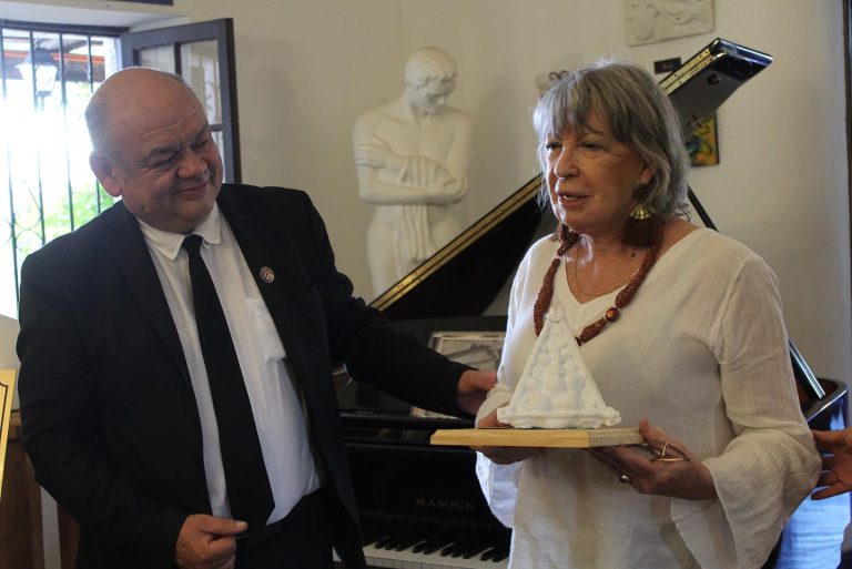 Texto alternativo de la noticia uno